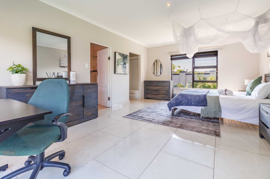 4 Bedroom Property for Sale in Flamingo Vlei Western Cape